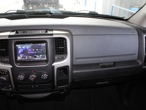 Used 2019 RAM 1500 Classic SLT AWD/4WD image 12