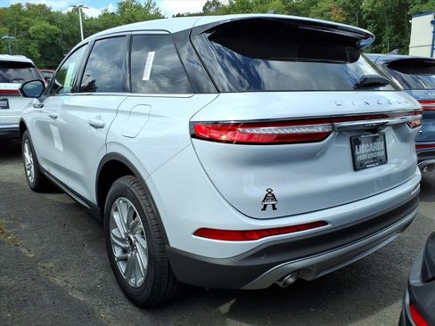 New 2025 Lincoln Corsair AWD image 3