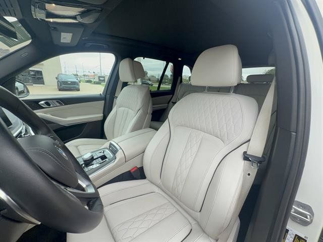 Used 2024 BMW X5 xDrive50e w/ Executive Package AWD/4WD image 11