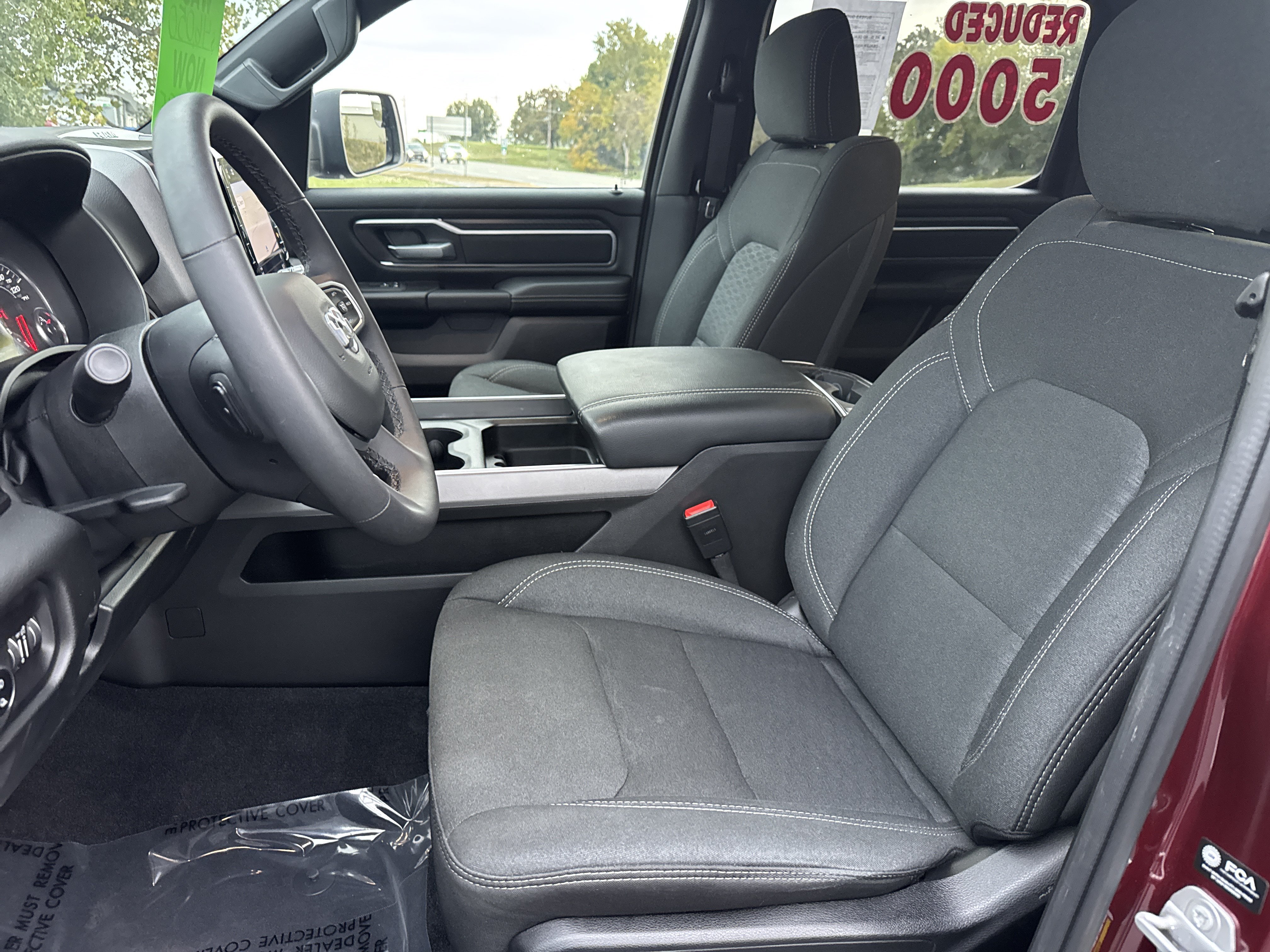 Used 2025 RAM 1500 Big Horn AWD/4WD image 4