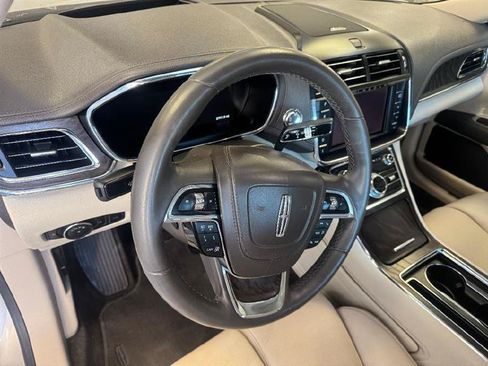 Used 2017 Lincoln Continental Reserve w/ Technology Package FWD image 6