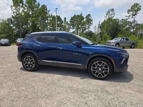 Used 2023 Chevrolet Blazer Premier w/ Enhanced Convenience Package FWD image 2