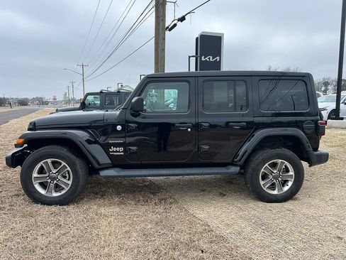 Used 2021 Jeep Wrangler Unlimited Sahara image 2