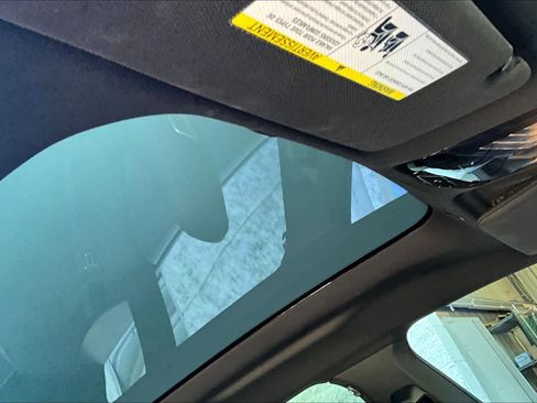 Used 2023 BMW iX xDrive50 w/ Premium Package image 13