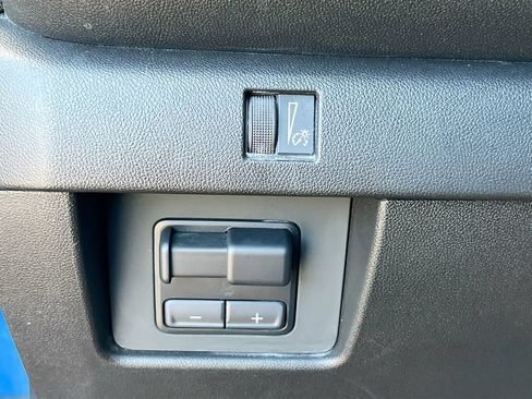 Used 2025 Chevrolet Colorado Trail Boss AWD/4WD image 10