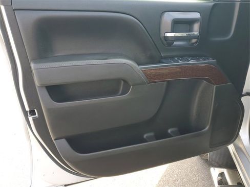 Used 2016 GMC Sierra 3500 SLE w/ SLE Preferred Package image 8