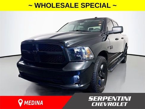 Used 2018 RAM 1500 Express w/ Black Ram 1500 Express Group AWD/4WD image 1