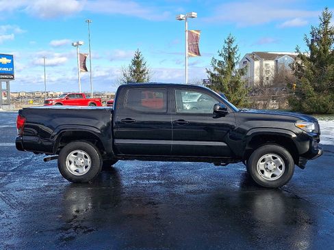 Used 2023 Toyota Tacoma SR image 7