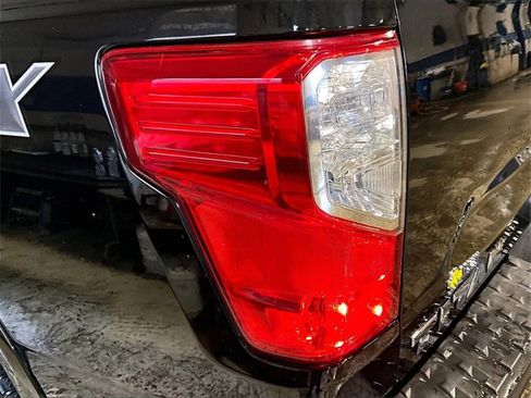 Used 2019 Nissan Titan PRO-4X w/ Pro-4x Convenience Package image 32