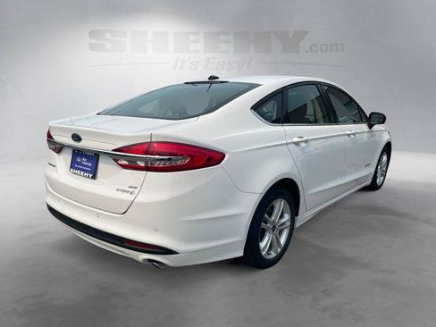 Certified 2018 Ford Fusion SE FWD image 4