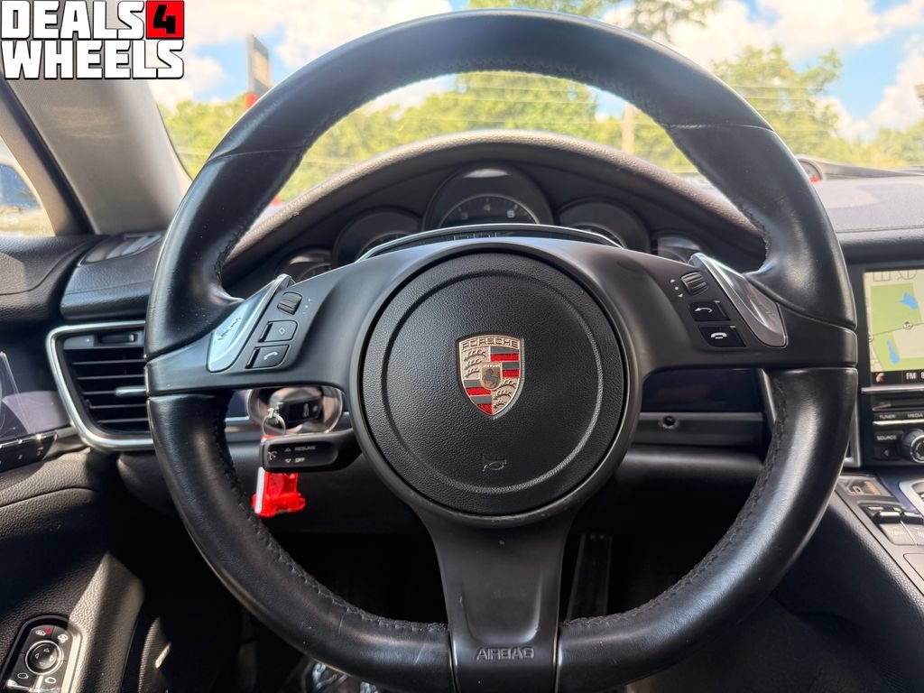 Used 2013 Porsche Panamera 4 Platinum Edition w/ Sport Chrono Pkg AWD/4WD image 17