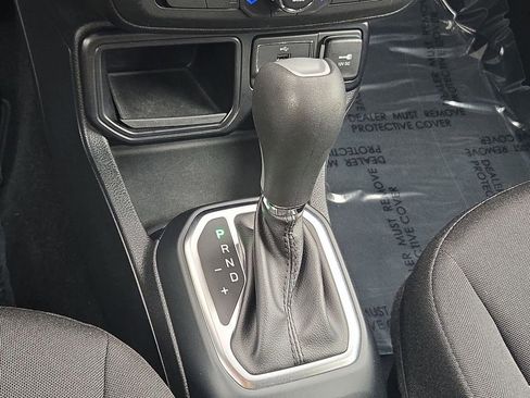 Used 2018 Jeep Renegade Latitude image 20