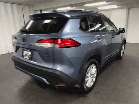 Used 2023 Toyota Corolla Cross LE image 8