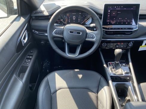 New 2025 Jeep Compass Latitude w/ Sun & Sound Group image 36