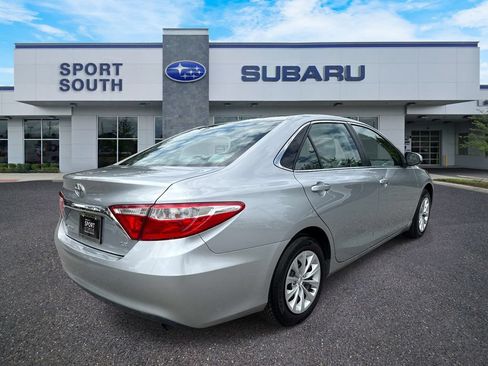 Used 2015 Toyota Camry LE FWD image 3