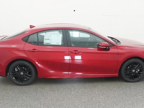 New 2026 Toyota Camry SE image 11