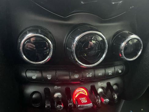 Used 2015 MINI Cooper 4-Door Hardtop image 24