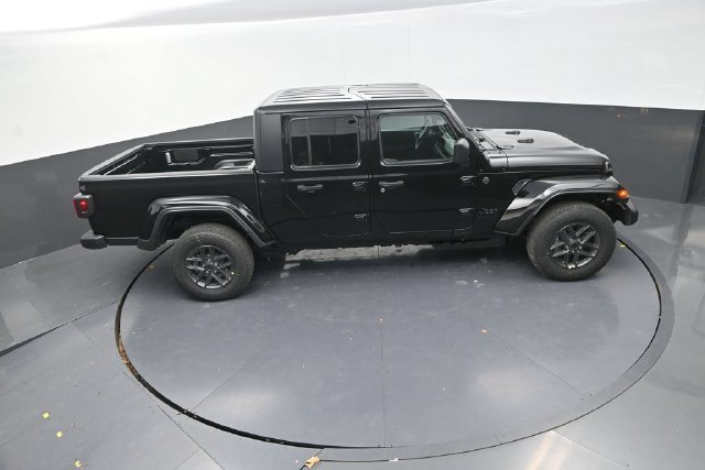New 2026 Jeep Gladiator Sport AWD/4WD image 17