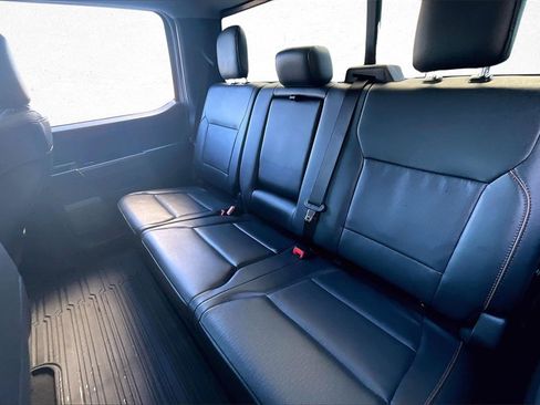 Used 2025 Ford F250 Lariat w/ Black Appearance Package image 23