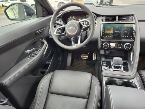 Used 2024 Jaguar E-PACE R-Dynamic SE image 13
