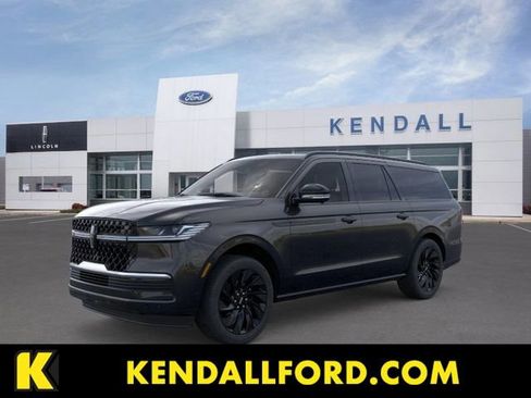 New 2026 Lincoln Navigator L Reserve w/ Jet Appearance Package image 1