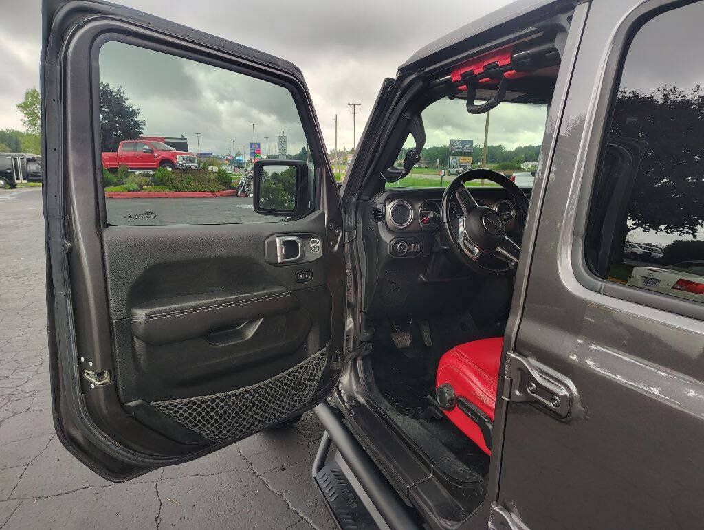Used 2021 Jeep Wrangler Unlimited Sahara AWD/4WD image 14