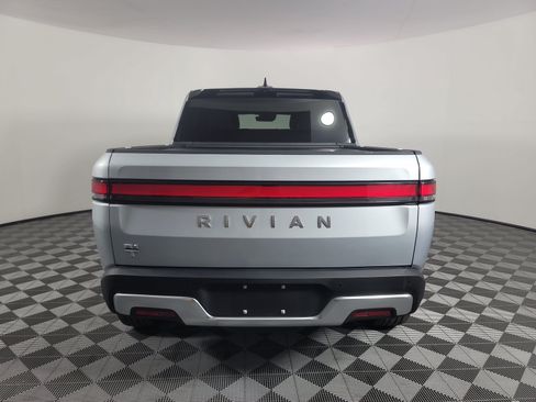 Used 2024 Rivian R1T Adventure Dual AWD/4WD image 4