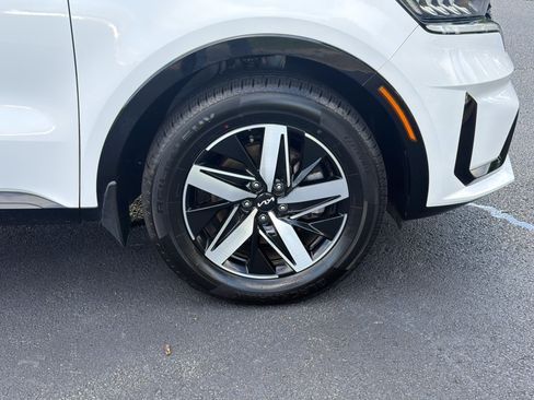 Used 2022 Kia Sorento EX w/ Panoramic Sunroof Package FWD image 33