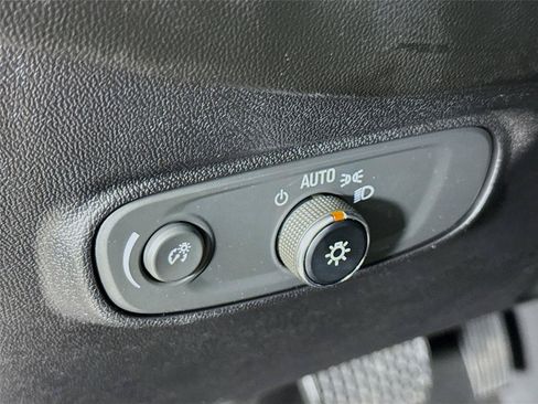 Used 2018 Chevrolet Equinox LT FWD image 12
