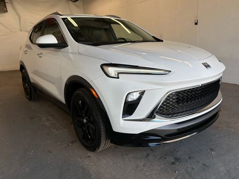 Used 2024 Buick Encore GX Sport Touring w/ Comfort Package image 3