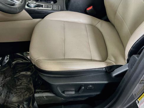 Used 2022 Ford Escape SEL w/ Technology Package FWD image 19