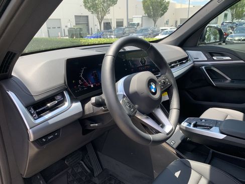 Used 2025 BMW X1 xDrive28i w/ Convenience Package image 15