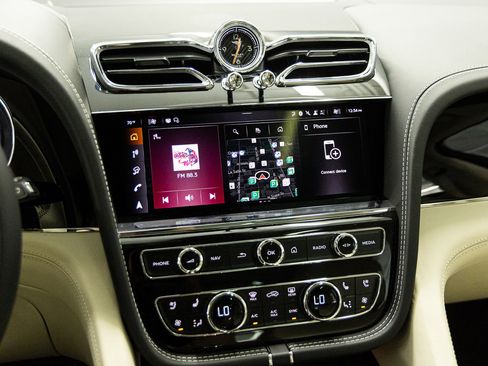 New 2026 Bentley Bentayga AWD/4WD image 36