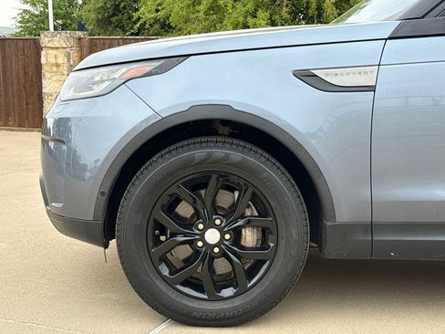 Used 2019 Land Rover Discovery SE image 5