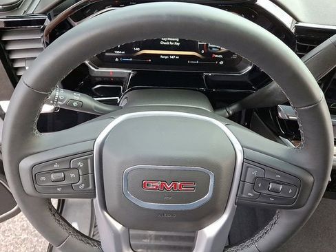 Used 2026 GMC Sierra 1500 Elevation image 21
