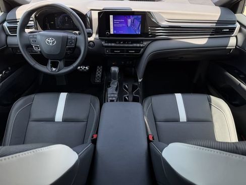 Used 2026 Toyota Camry SE FWD image 11