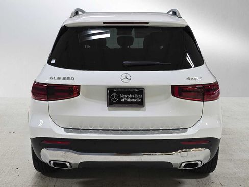 New 2026 Mercedes-Benz GLB 250 4MATIC image 4