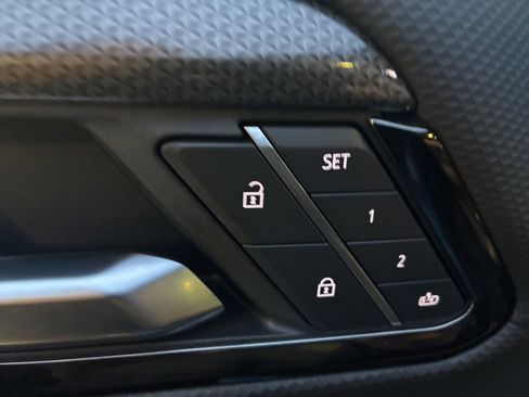 Used 2025 Chevrolet Silverado 1500 ZR2 w/ Technology Package image 10