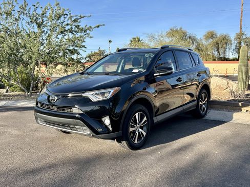Used 2018 Toyota RAV4 XLE image 7