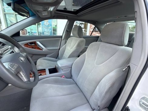 Used 2009 Toyota Camry XLE FWD image 12
