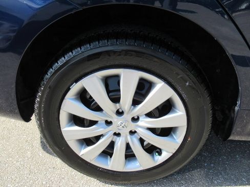 Used 2013 Toyota Corolla LE FWD image 8
