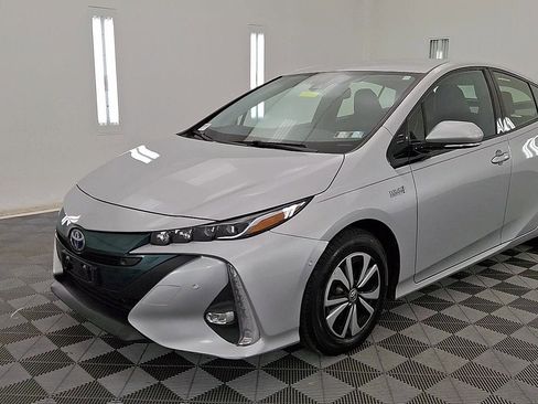 Used 2018 Toyota Prius Prime Advanced image 8