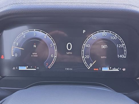 Used 2025 Jeep Grand Cherokee Limited w/ Luxury Tech Group II image 24