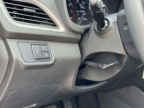Used 2022 Hyundai Accent SEL FWD image 10
