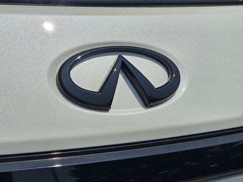 Used 2023 INFINITI QX60 Sensory w/ Vision Package AWD/4WD image 32