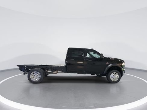 New 2026 RAM 4500 Tradesman w/ Chrome Appearance Group AWD/4WD image 9