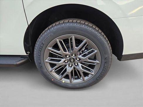 New 2026 Ford Expedition Max Platinum w/ Stealth Appearance Package image 9