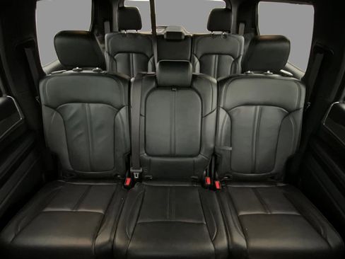 Used 2023 Jeep Wagoneer Series III w/ Preferred Equipment Group image 14