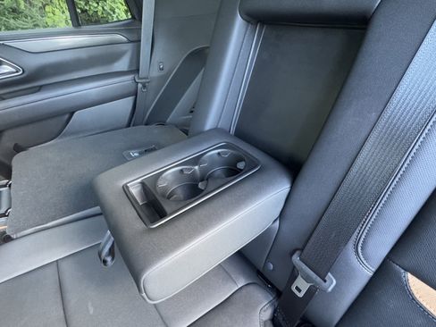 Used 2023 GMC Yukon AT4 w/ Technology Package image 18