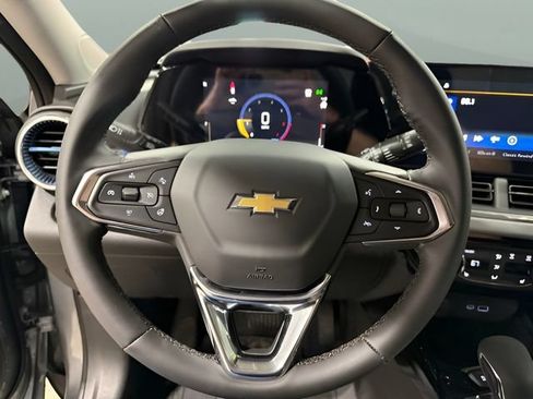 New 2026 Chevrolet Trax LT w/ Driver Confidence Package FWD image 12